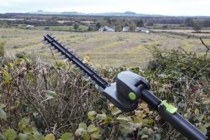 Christmas Review 2017: Gtech Cordless Hedge Trimmer HT05-Plus