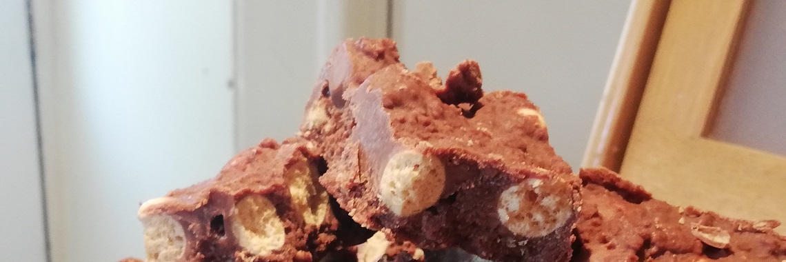 Malteser tiffin traybake finished result