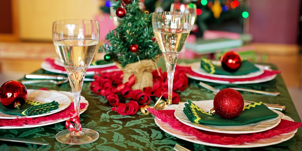 Table setting at Christmas