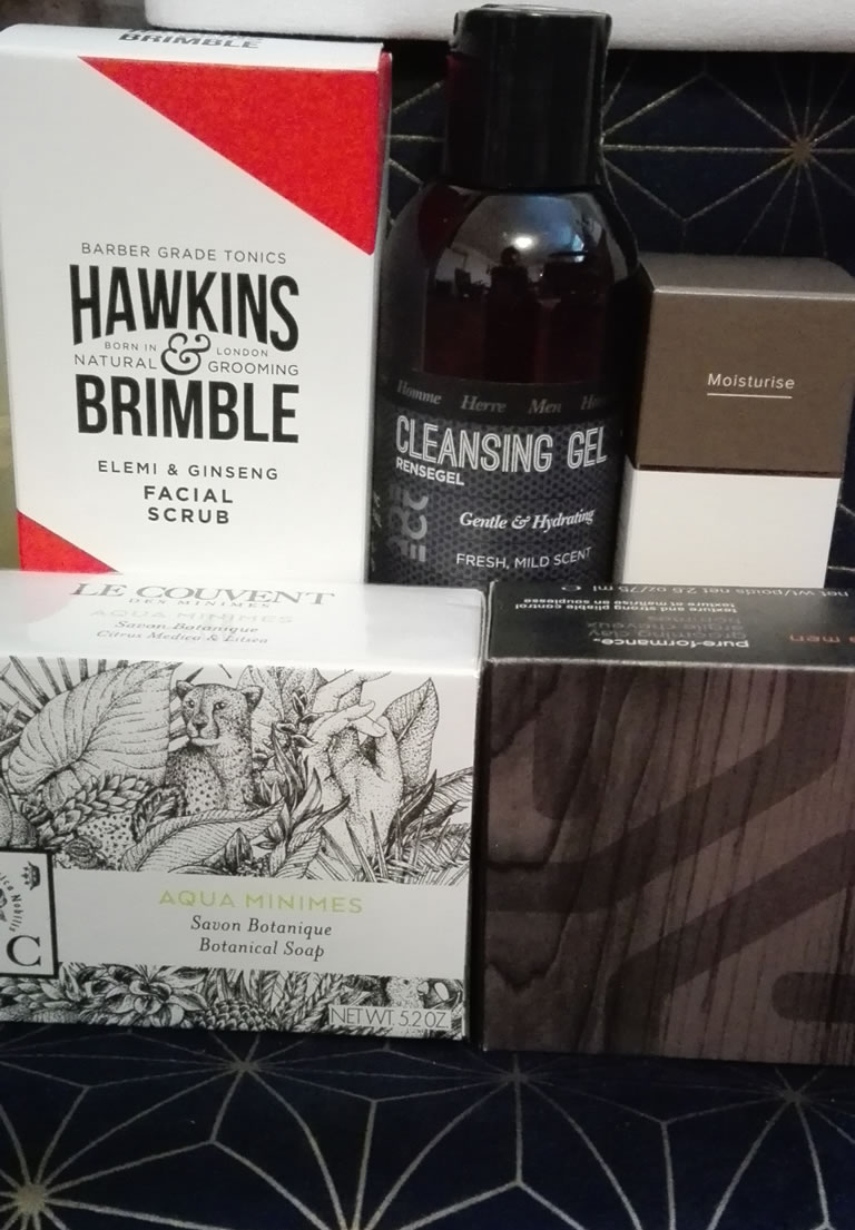 Lookfantastic Stocking what is included