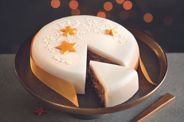 Christmas Cake Taste Test Winner 2021 - Aldi Luxury All Over Iced Christmas Cake