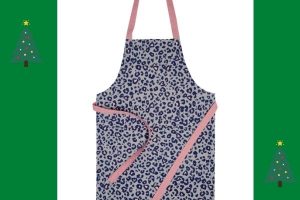 M&Co Heart Print Apron