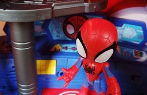 Spidey and His Amazing Friends Playset Inside