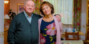 Two Doors Down returns and announces a Christmas special