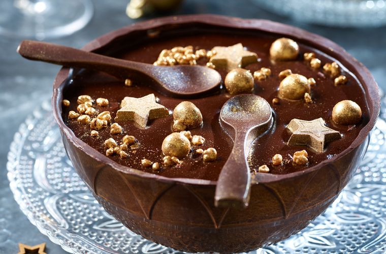 Christmas Taste Test 2022 Desserts - Asda Extra Special Millionaire’s Edible Chocolate Bowl