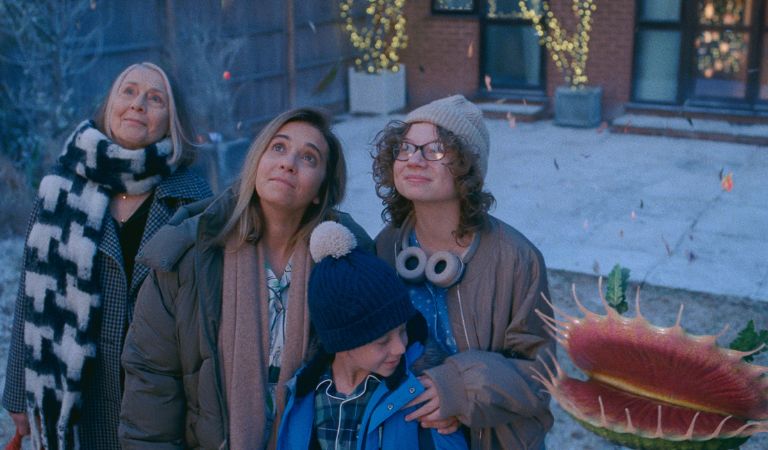 2023 John Lewis Christmas Advert - Family Visiting Snapper