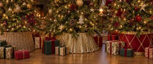 Christmas Tree Skirts & Collars 2026 – The Most Beautiful Ways To Dress Your Tree Base