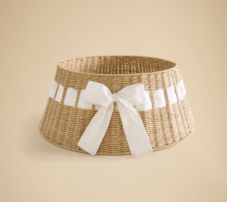Dunelm Woven bow tree skirt £22