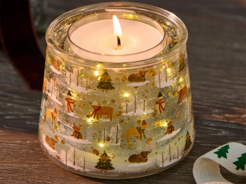 Best Tried & Tested Christmas Candles 2025 - Festive Spice Light Up Christmas Hamish Candle
