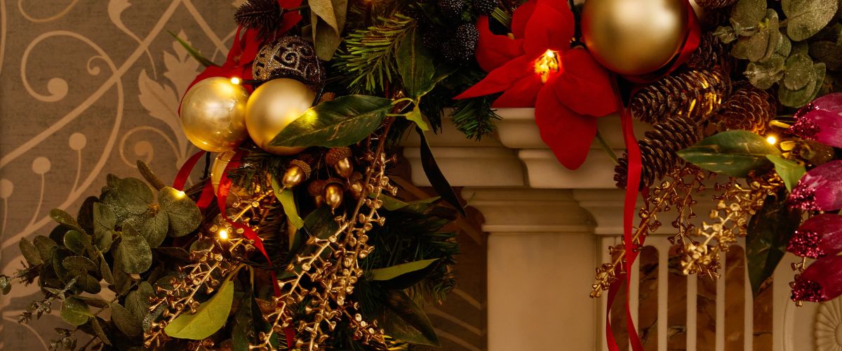 Dobbies Christmas 2026 - Classic Noel Garland